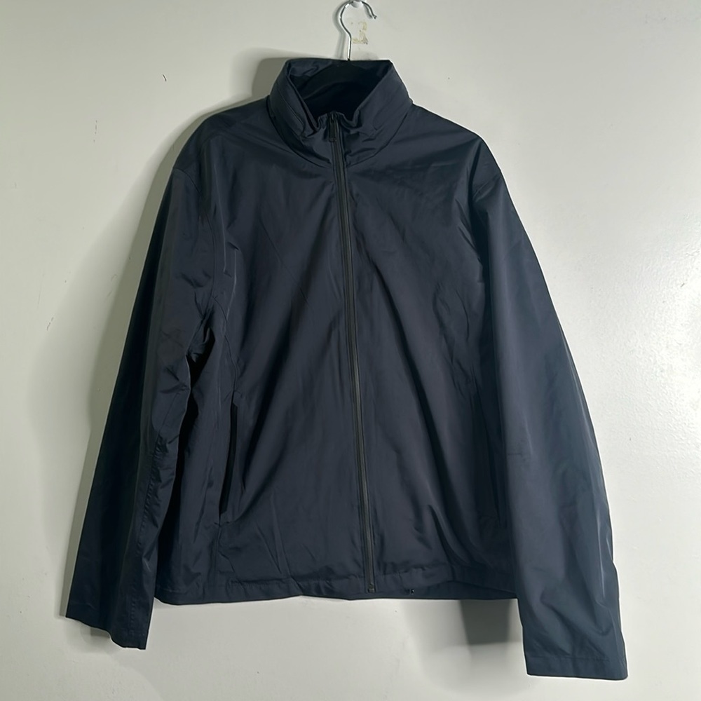 TUMI pack 3 way navy blue packable rain jacket size XlArge